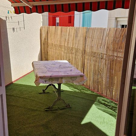 Appartement Avec Terrasse Saint Laurent De La Salanque Luaran gambar