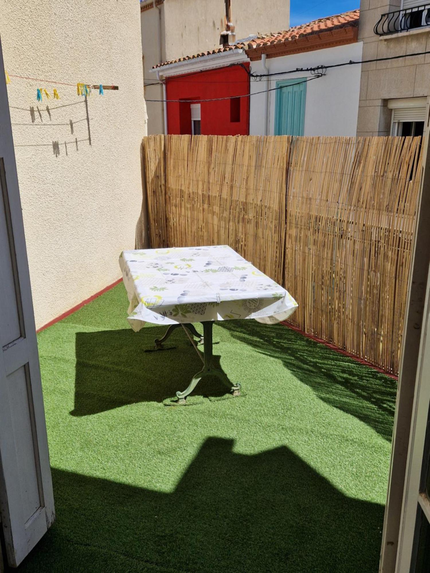 Appartement Avec Terrasse Saint Laurent De La Salanque Luaran gambar